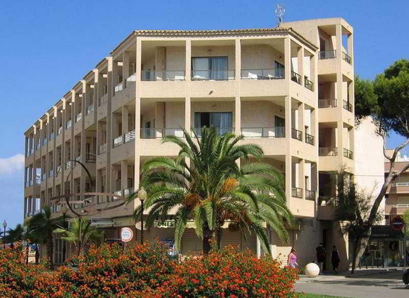Apartamentos Arcos Playa S'Illot  Exterior photo